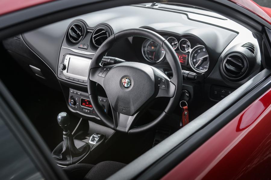  Alfa Romeo MiTo 2014 года  (UK) (фото 4 из 4)
